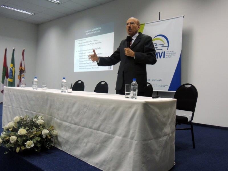 You are currently viewing Ex-ministro fala sobre transparência e controle na gestão municipal