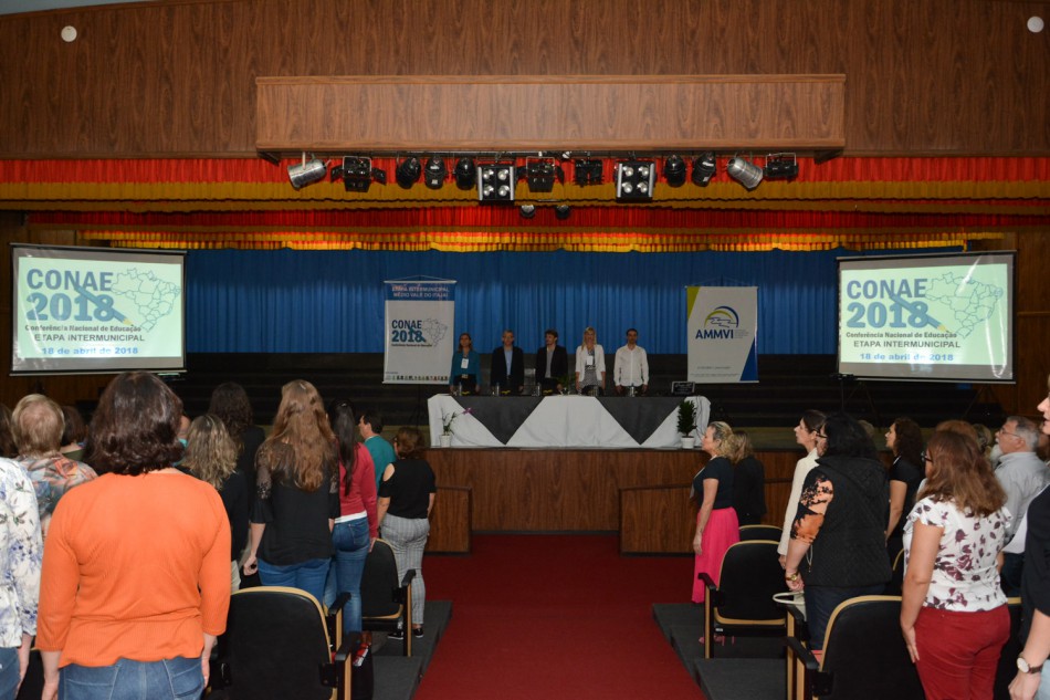 You are currently viewing Etapa da Conferência Nacional de Educação reúne 14 cidades em Blumenau