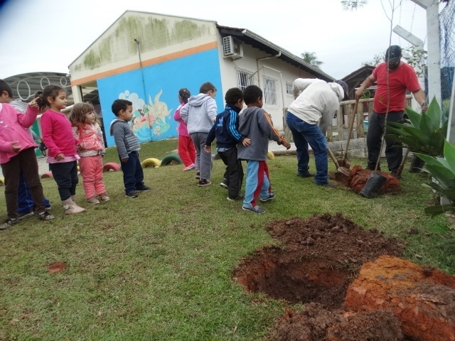 You are currently viewing Semana do Meio Ambiente inicia com atividades junto a crianças