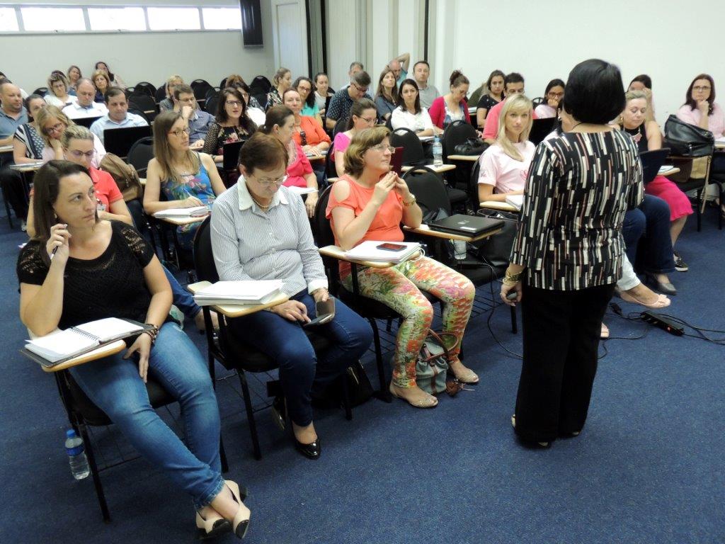 You are currently viewing Secretários participam de formação sobre políticas públicas de educação