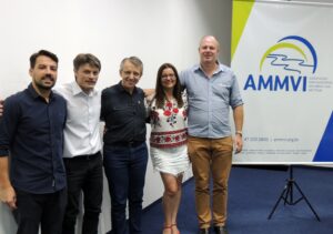 Read more about the article Prefeito de Blumenau, Mário Hildebrandt, é eleito presidente da AMMVI para 2019