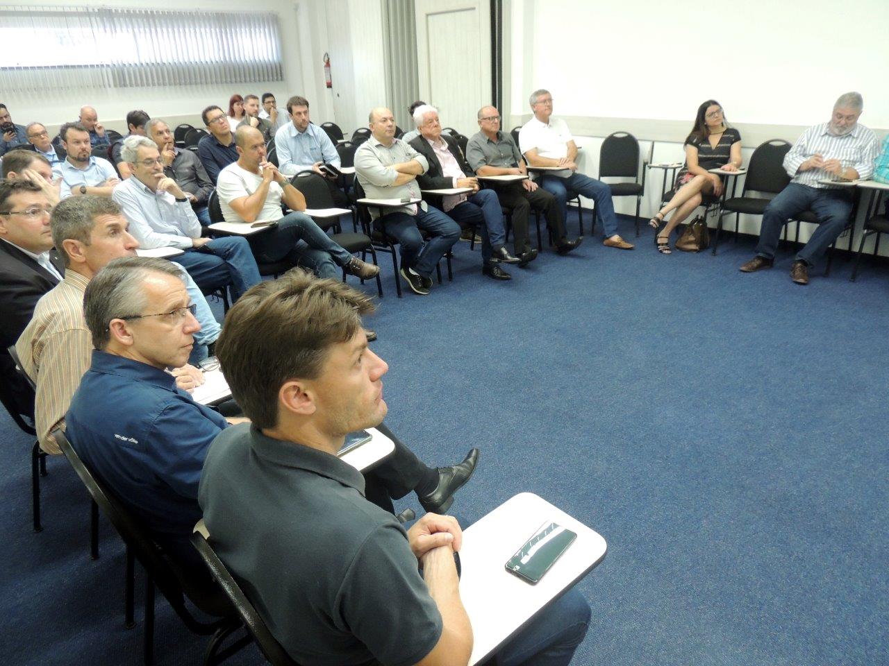 You are currently viewing Secretário da Infraestrutura e prefeitos ampliam diálogo sobre proposta de manutenção das rodovias