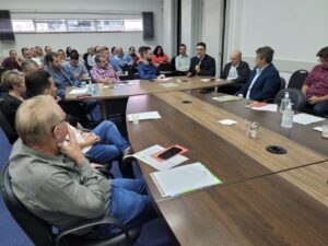 Read more about the article Prefeitos cobram do Estado maior agilidade no atendimento às filas de espera de cirurgias eletivas